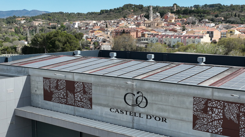 Castell d’Or avanza hacia la sostenibilidad con una nueva planta fotovoltaica de 670 m2